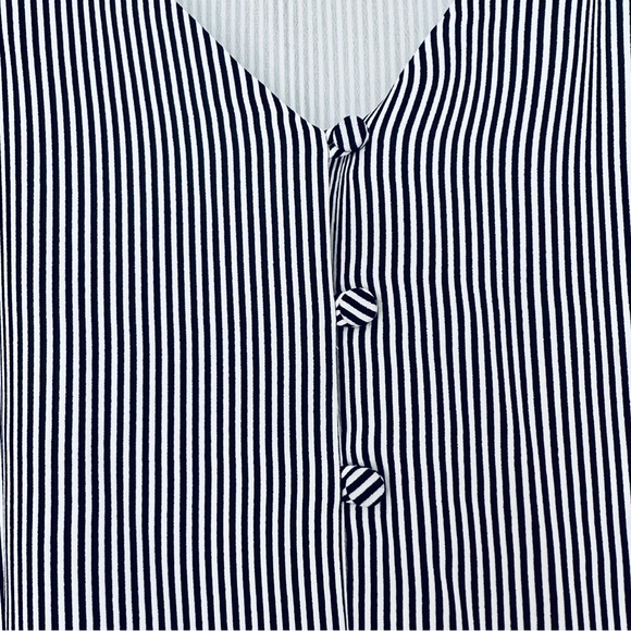 LOFT Black & White Striped Cami with Buttons, EUC, XS - Picture 6 of 7